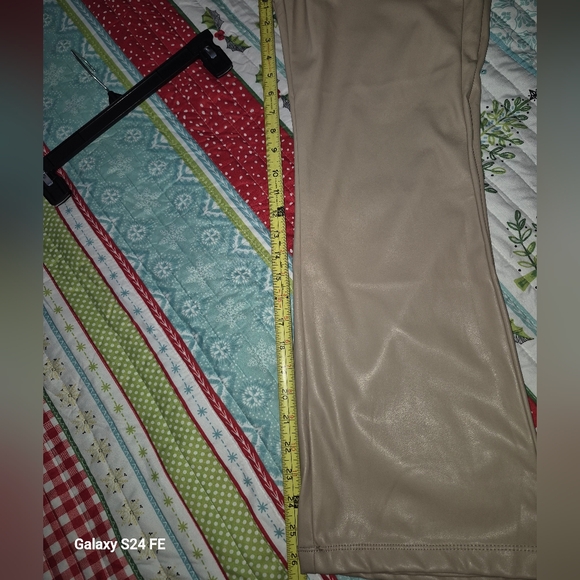 DKNY Soft Leather Cream Women's Pants. - Picture 4 of 11